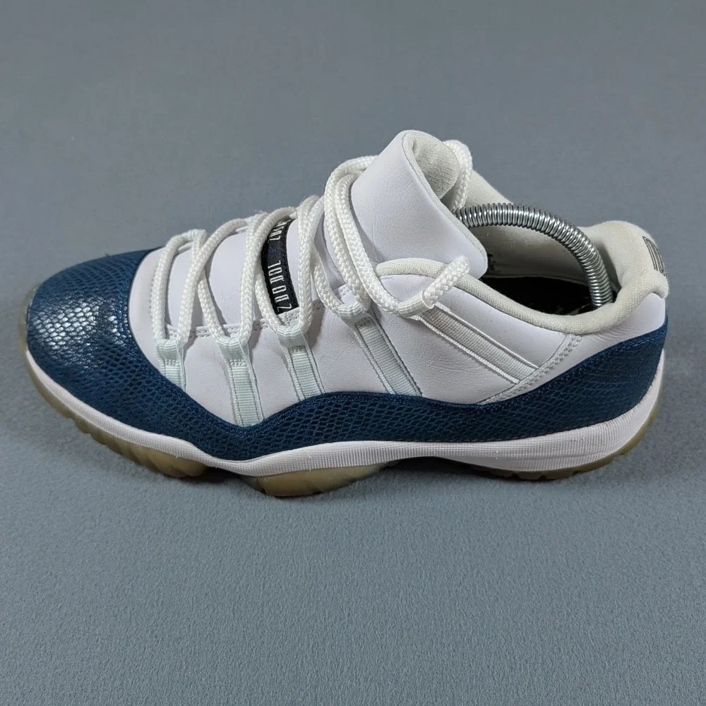 Jordan 11 Retro Low Navy Snakeskin Mens Size 9.5 White Blue CD6846-102